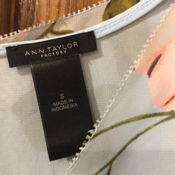 Ann Taylor Factory sleeveless top - Picture 2 of 3